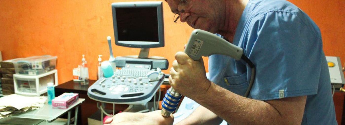 Procedimiento guiado por ecografía para manejo del dolor